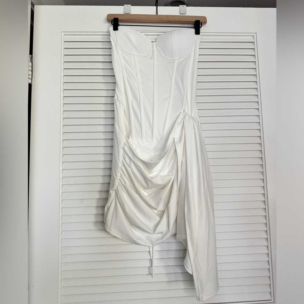 Leau: Capri Corset Mini Dress